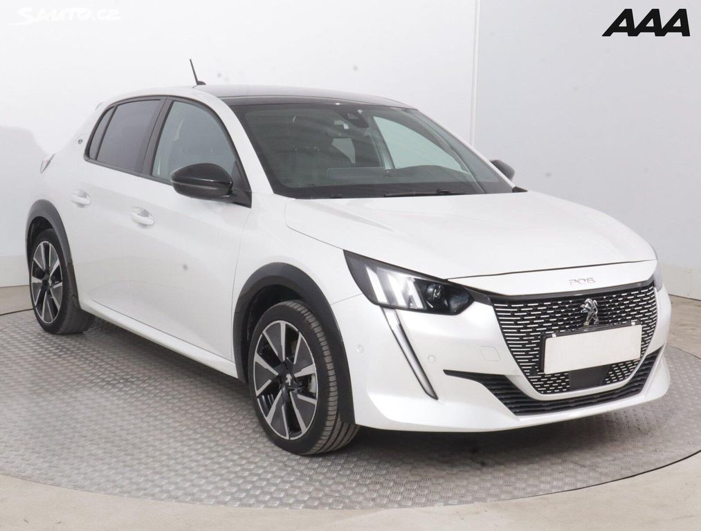 Peugeot 208, 50 kWh, SoH 86%, Automat